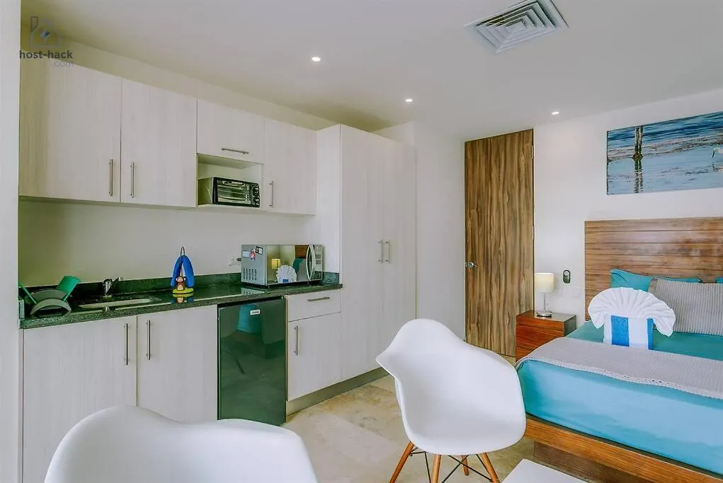Danzamar 1B With Pool & Rooftop Near Mamitas Beach Playa del Carmen
